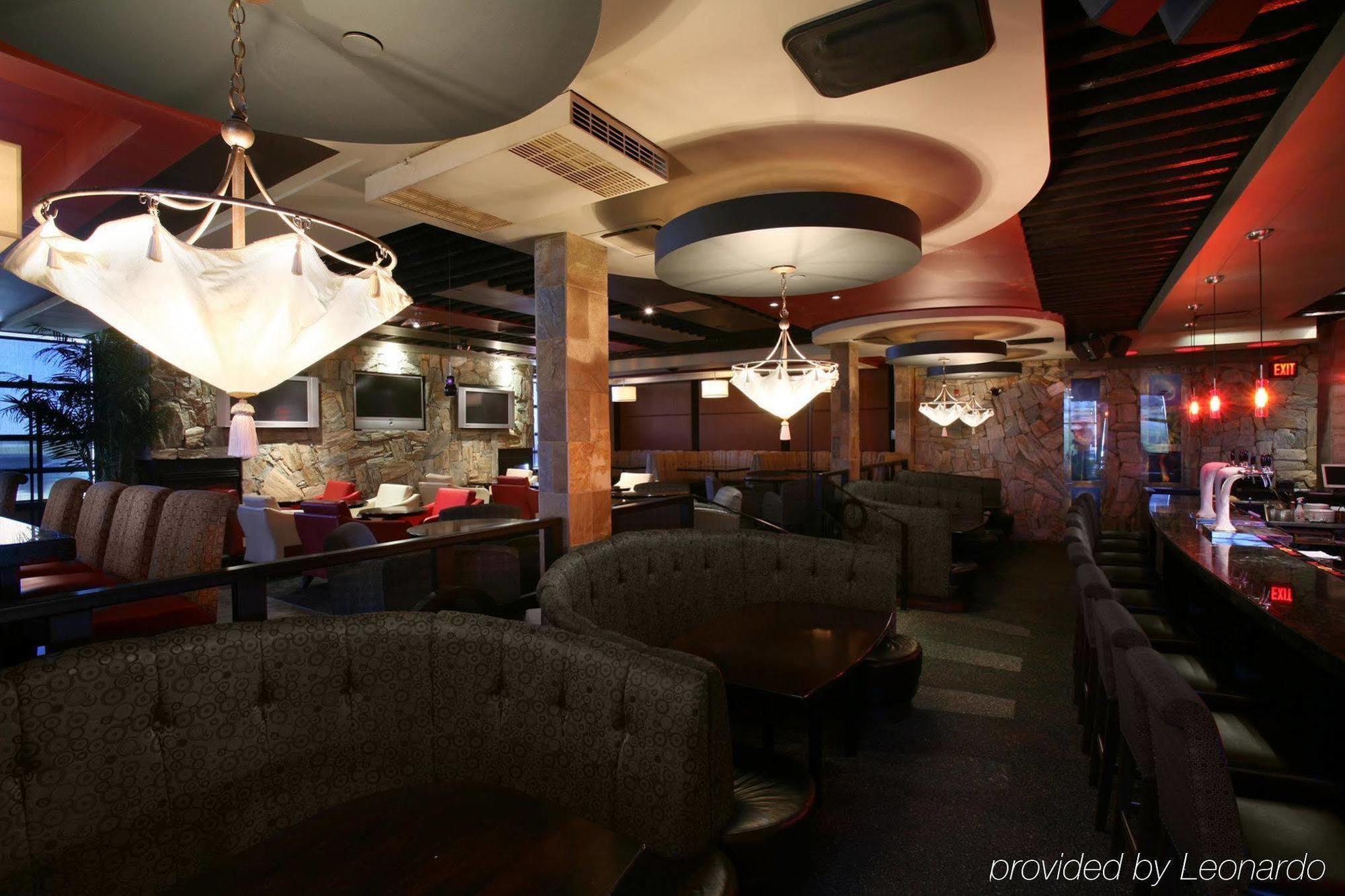 Sandman Hotel Calgary Airport Restoran fotoğraf